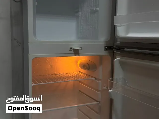 ثلاجة Bompani وميكروويف وفرن Panasonic بحالة نظيفة جداً وشبه جديدة.