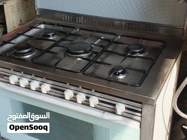 طباخ إيطالي قياس متر شغال عيون وفرن جاهز 350 الف