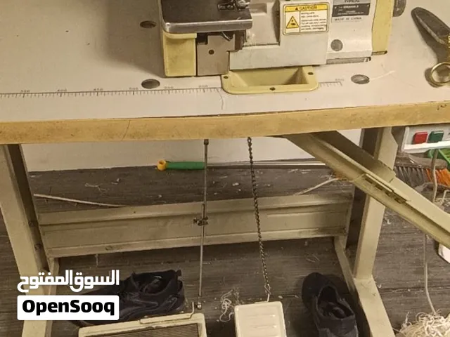 يوجد عدد تلاته مكينه خياطه بحاله ممتازة