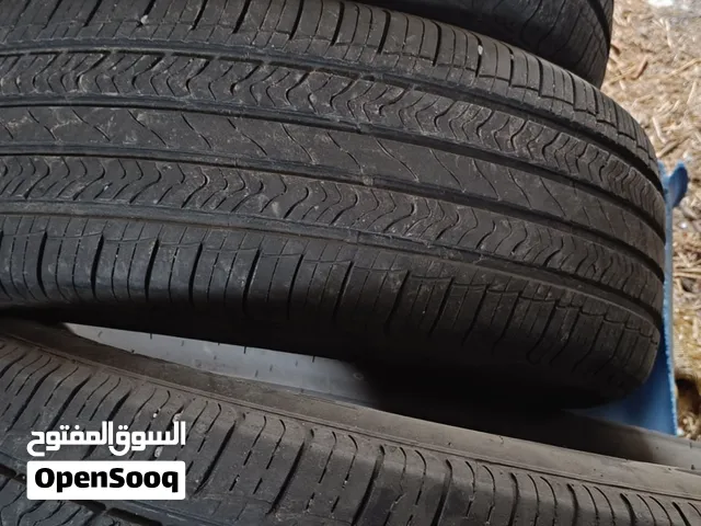 إطارات شبه جديدة رنج 17 للبيع