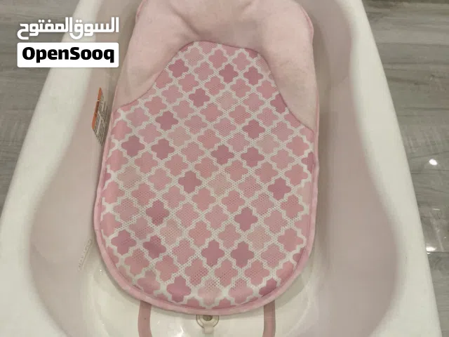 للبيع بانيو اطفال من سنتر بوينت فقط 9 دنانير