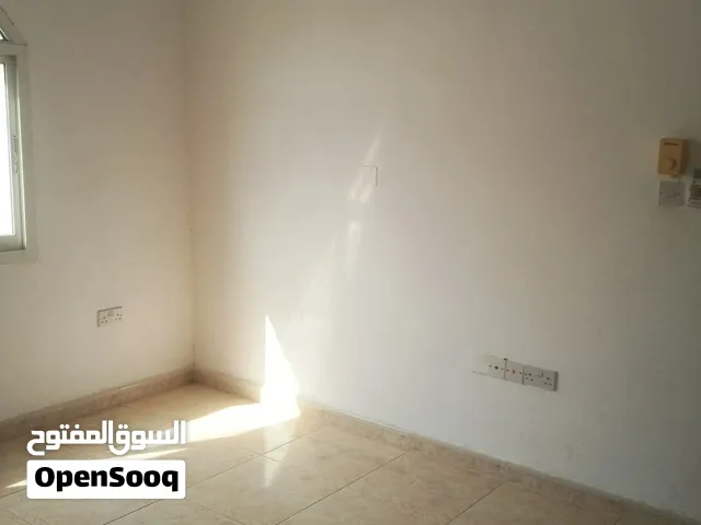 شقة ايجار شرق 7 قريبة من سوق البلديه ومشفي سد مأرب وماركت نور بنياس