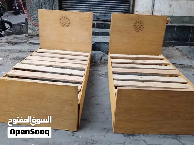ماشاء الله ربنا يبارك لصاحب النصيب  سريرين عمولة خشب كونتر وقواشيط زان بحالة الجديد  أفحاد سحارة و