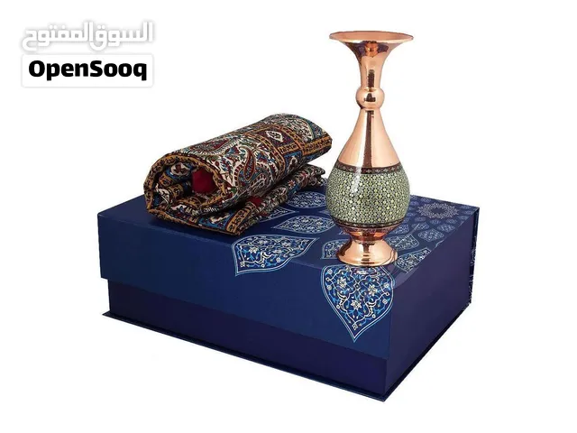طقم هدايا فني إيراني أصيل – مينا على النحاس + مفرش قلمكار من أصفهان