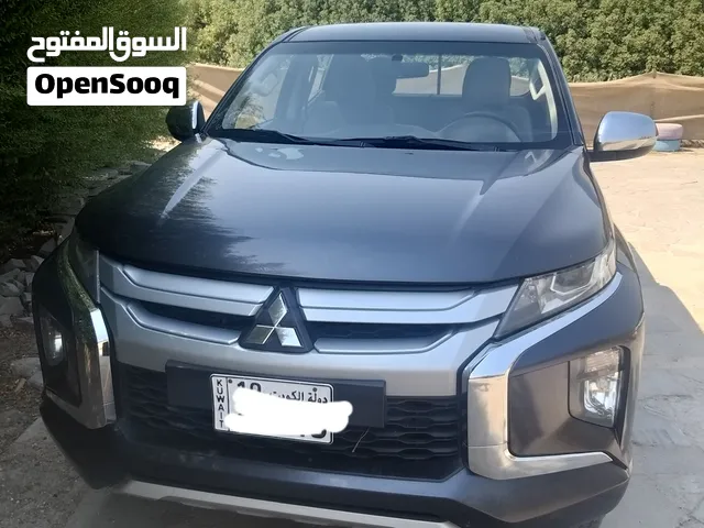 للبيع  وانيت ميتسوبيشي 2022 سعر 3150