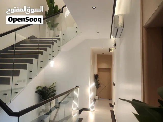 فيلا بناء شخصي في السيب (المعبيلة) على الخط السريع للإيجارLuxurious Privately Built Villa for