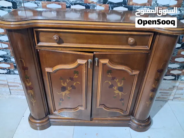 طاوله كلاسكيه تحفه حاله ممتاذه