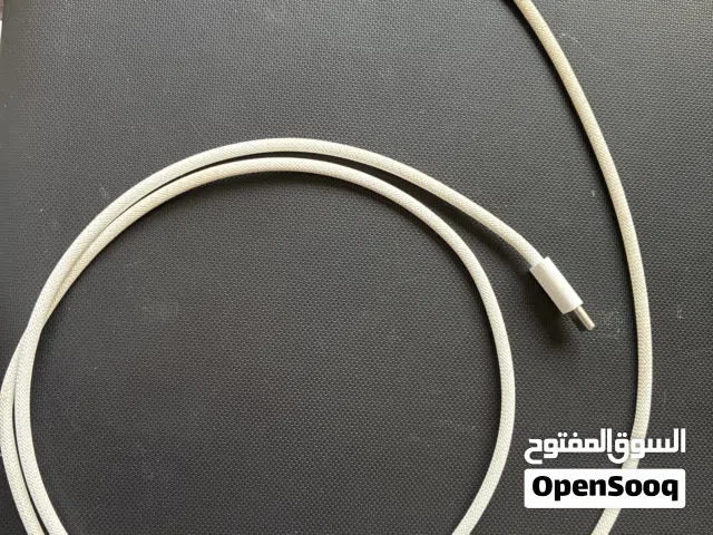 كيبلات ابل الاصليه original appleمن كارتونه الهاتف type c  و كيبل lighting