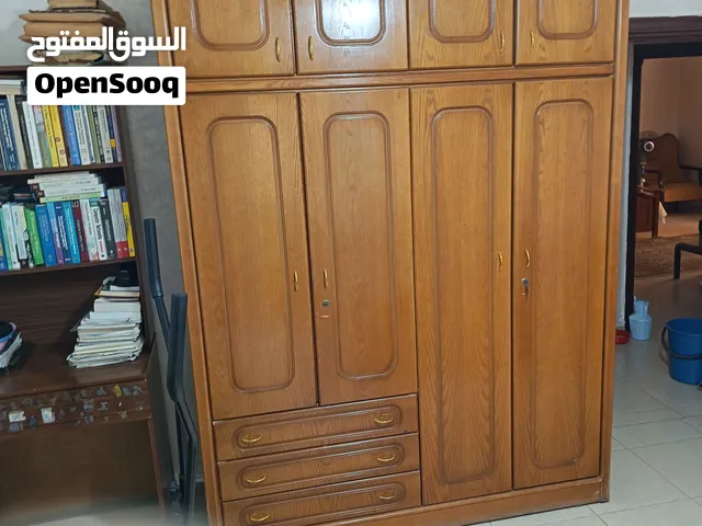 غرفة (شباب / صبايا) للبيع بحالة ممتازة. 4 درف طابقين ناعمه لون عسلي