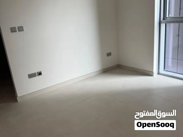 للبيع بنايه في ابوظبي المصفح شرق 11 عقود موثق ,تم التخفي29مليون تلي جاهز كاش يخلص الان