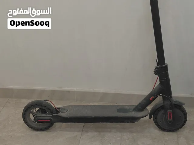 سيارة طفل مع سكوتر  لاتعمل