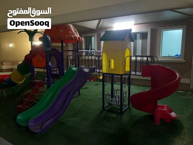 للبيع ألعاب أطفال مستخدم نظيف