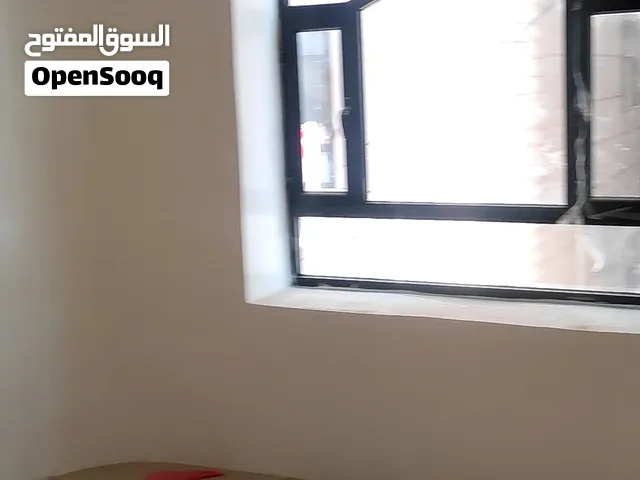 125 m2 4 Bedrooms Apartments for Sale in Sana'a Bayt Baws