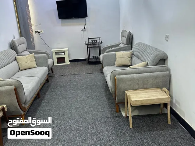 للئيجار شقة مفروشة بليرموك 4شوارع