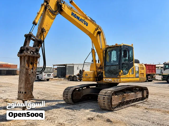 للبيع Komatsu PC220-8 – خليجي – مع بريكر سوزان كوري اصلي