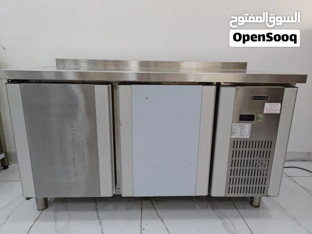 ثلاجة بخارية 3ابواب و2 ارفف درجة اولى