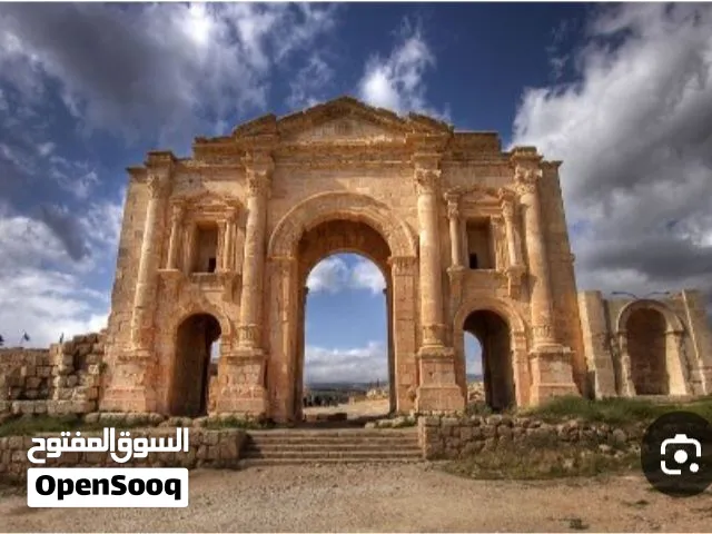 مخزن وسط سوق جرش منطقة البلد