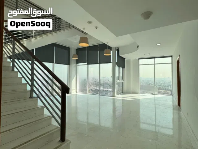 بينت هاوس إطلالة بحرية مباشرة للإيجار في بنيد القار