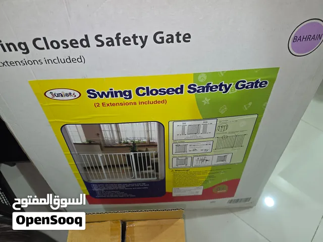 بوابة أمان تُغلق ذاتياً بنظام التأرجح swing closed sefety gait ا