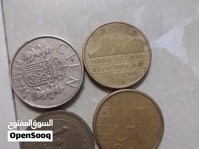 مجموعة عملات نادرة وأصلية من مختلف دول العالم  فرصة للمقتنين والتجار