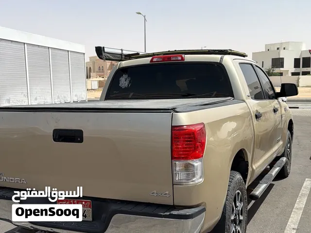 السياره كلين تايتد بدون حوادث مب مستخدمه ف مزرعه ولا عزبه