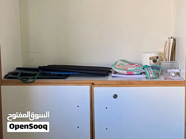 خزانة وارفف