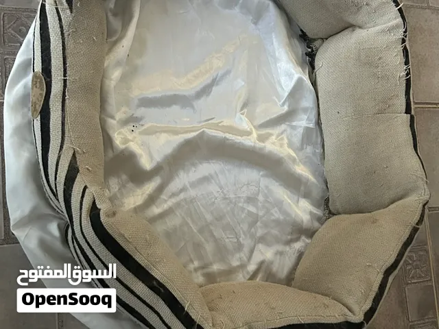 2 سرير للقطط نظيف مستعمل
