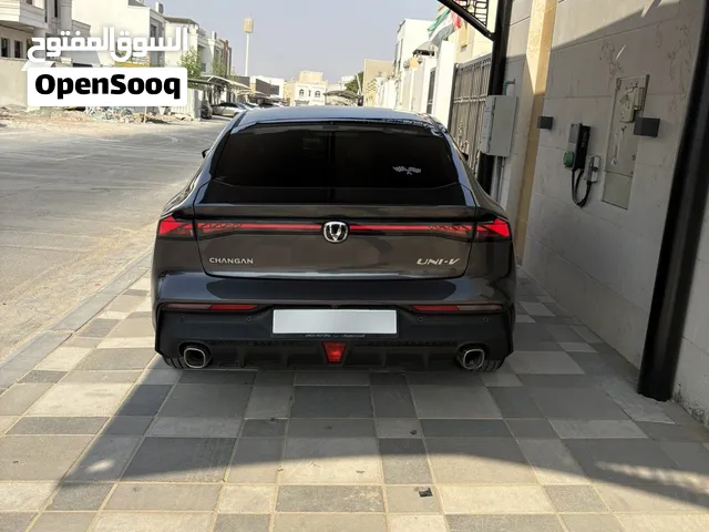 Uni-v  شانجان موديل 2025 نظيفة جدآ مواصفات     خليجية السعر قابل