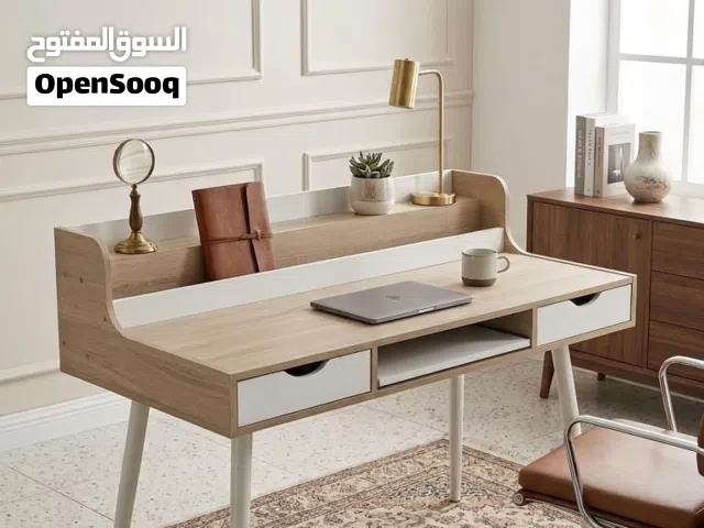 ميز مكتب خشب مرتب وعملي (سعر مناسب)وبيه مجال