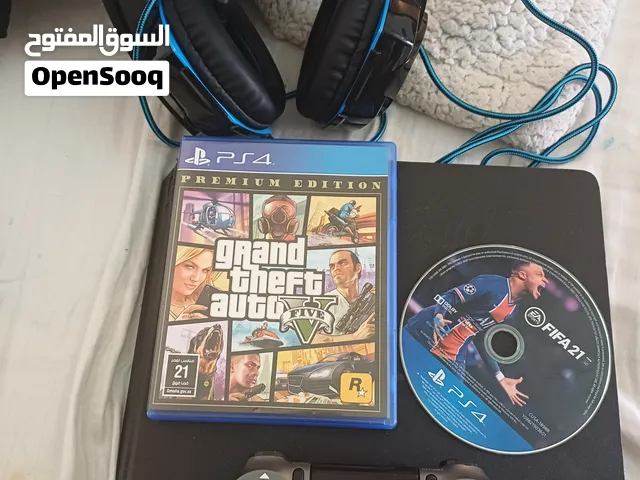 بيع سوني 4 مع شريط FIFA21و شريط قراند 5 و كنترول و سماعة رأس
