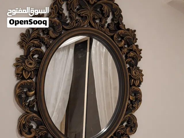 مرآة ديكور بإطار كلاسيكي مزخرف – بلاستيك