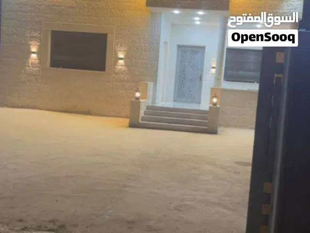 بيت مستقل في إربد سال ع مساحه البناء 167