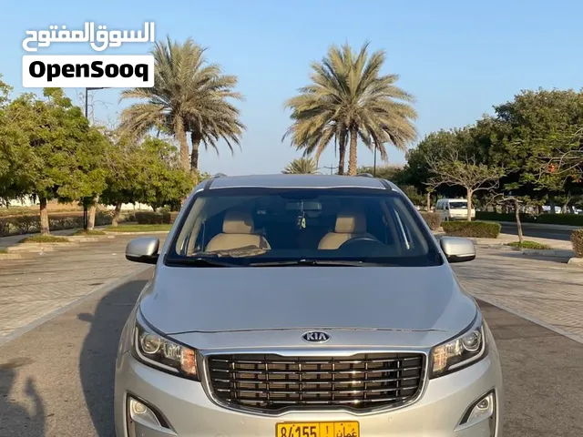 Used Kia Carnival in Muscat