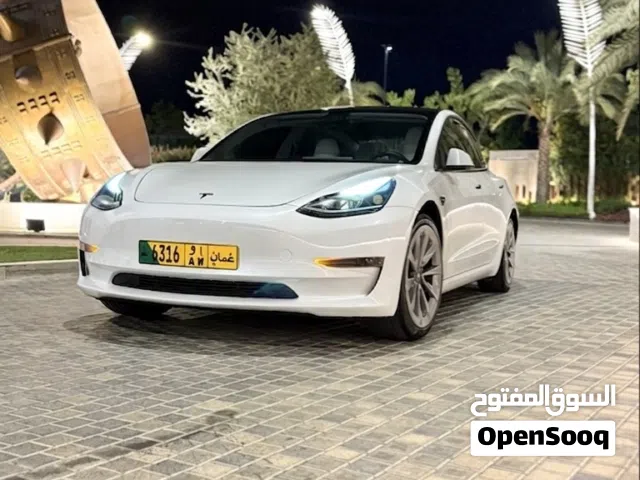 تسلا  Model 3  2021  الفئة: Standard Range Plus شبه كلين تايتل