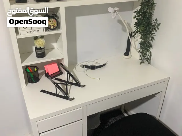 مكتبة ايكيا مستعمل استعمال نضيف حالتها كما موضح في صور