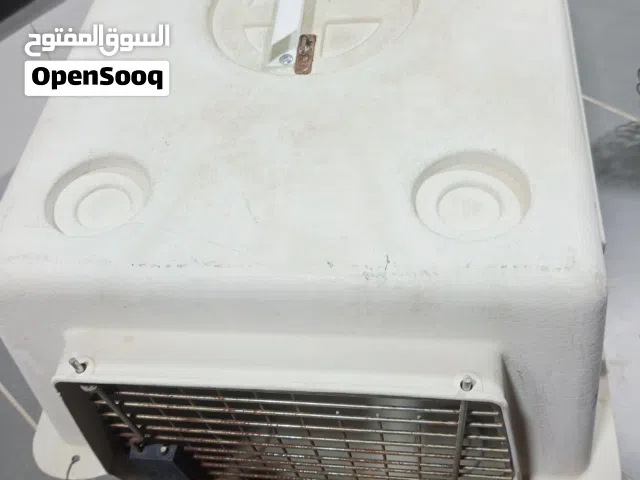 موجود بيتين بحالة جيدة بلاستيك قوي