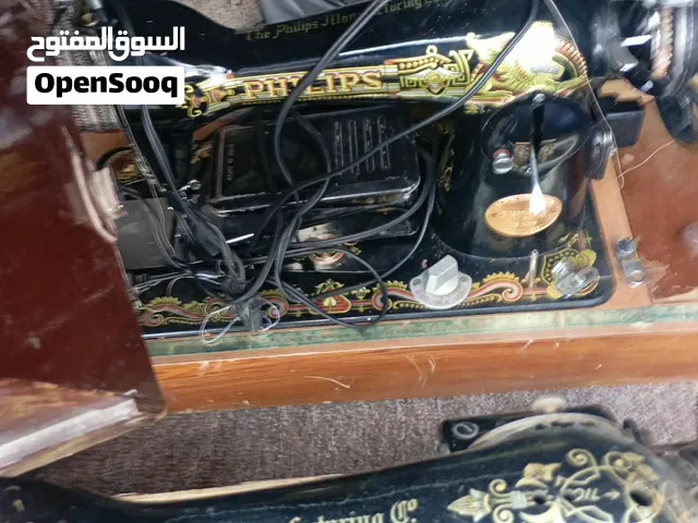 ماكنة خياطه عدد اثنين نوع فليبس وسنجر