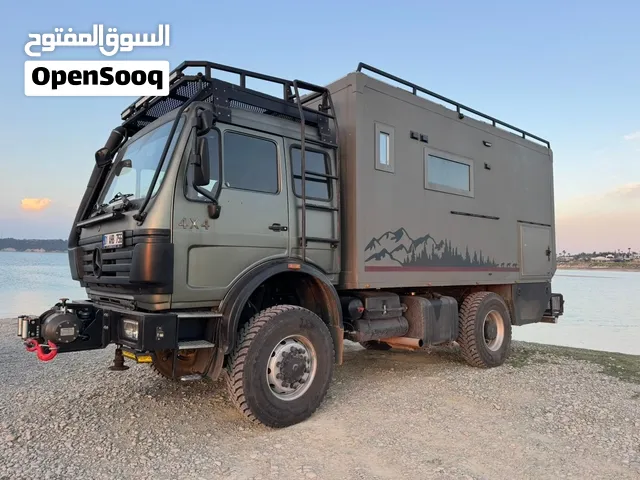 للبيع شاحنة Mercedes على شكل كرفان