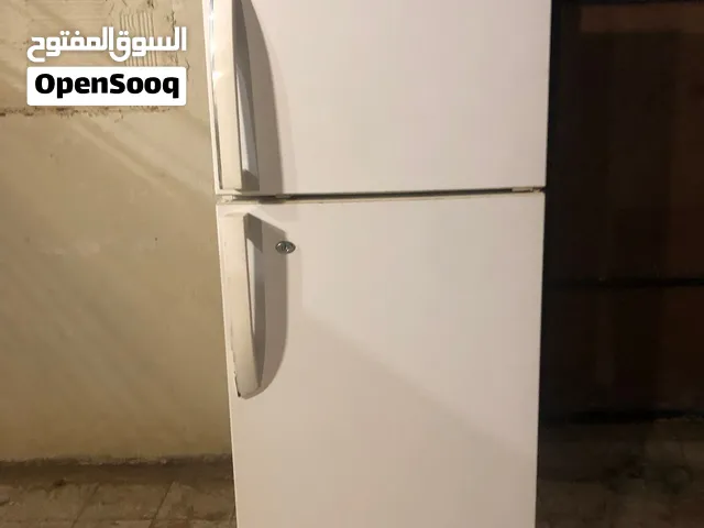 ثلاجه للبيع نظيفه