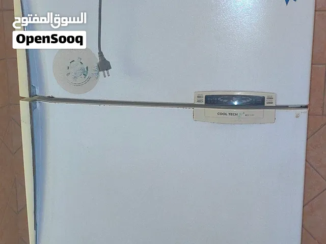 ثلاجة كبيرة استعمال نظيف