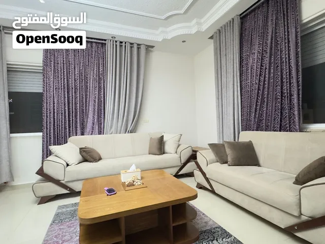 طقم كنب تركي 7 مقاعد بحالة ممتازة