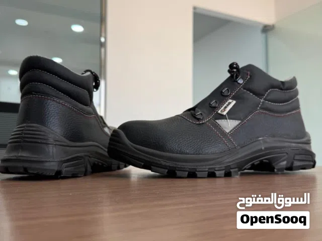 عرض تصفية فقط ب 4.300 بيسة حذاء سيفتي من شركة WAQ متوفر لدى سياب للتجارة.  WAQ SAFTY CHOOSE [SIYAB]