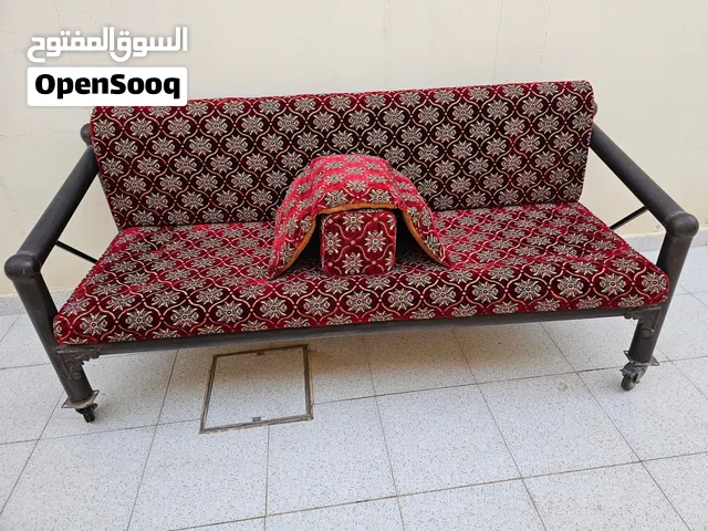 كنبة حديد مع الفرش