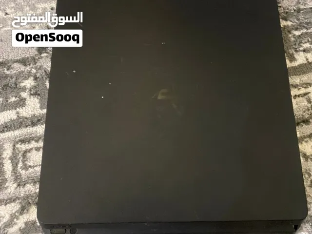 سوني 4 500GB مع جهاز سوني 4 ومقعد شاحن الجهازه