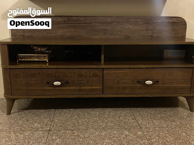 ميز تلفزيون + طبلة
