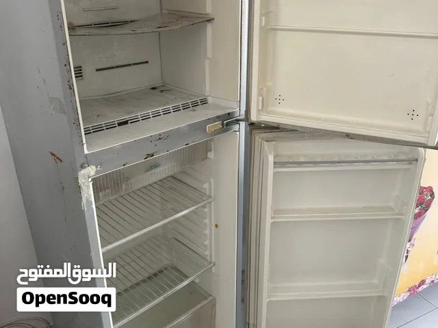 للبيع ثلاجة مستعملة