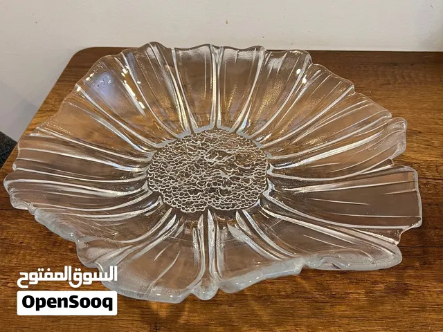 صحن ضيافة كريستال شكل وردة - حجم كبير للفواكه والحلويات. مكان الشراء :اللولو هايبر ماركت