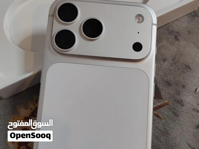 ايفون 17 برو ماكس ايسم يعني شريحه إلكترونية نضيف ميه بل ميه بطاريه 100 مشحون بس 53