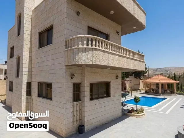 للبيع فيلا فاخرةض كروم مضابا بسعر مغري 375,000 دولار وبازار صغير مع مسبحين داخلي وخارجي مدفأ