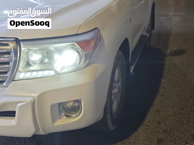 تويوتا الدفع الرباعي لاندكروزر  موديل 2010